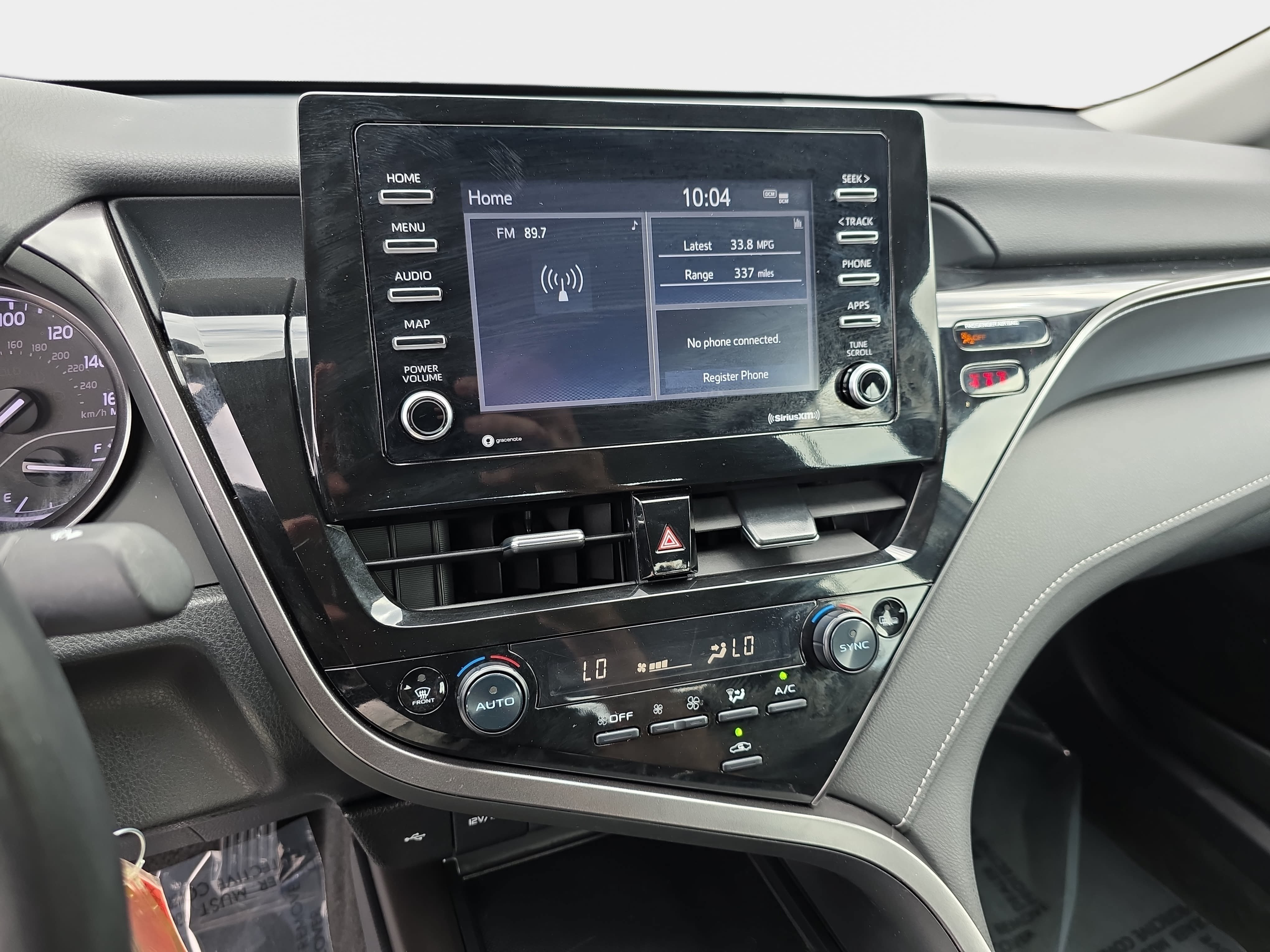 Used 2024 Toyota Camry SE FWD image 17