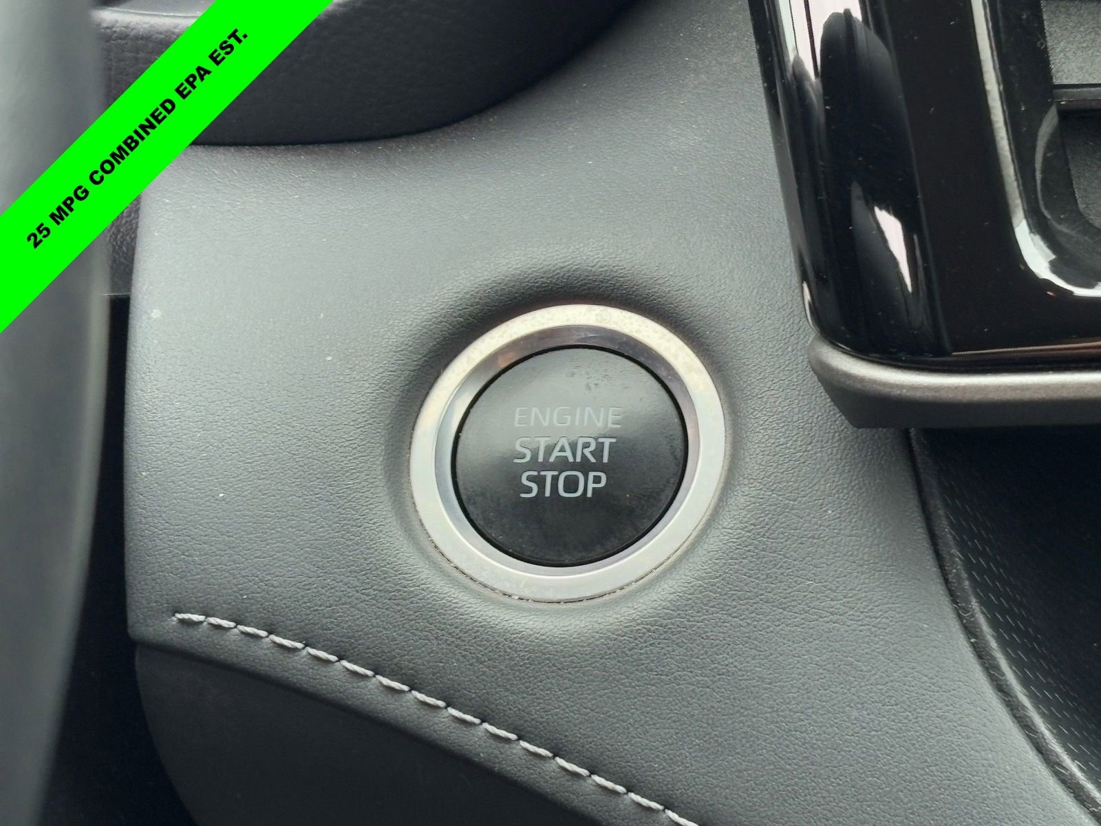 Used 2024 Toyota Highlander LE image 24