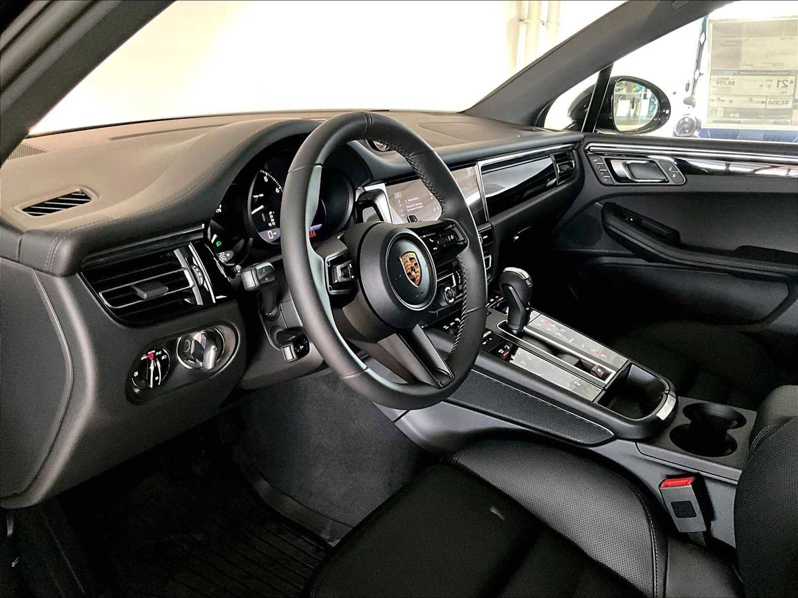 New 2026 Porsche Macan AWD/4WD image 4