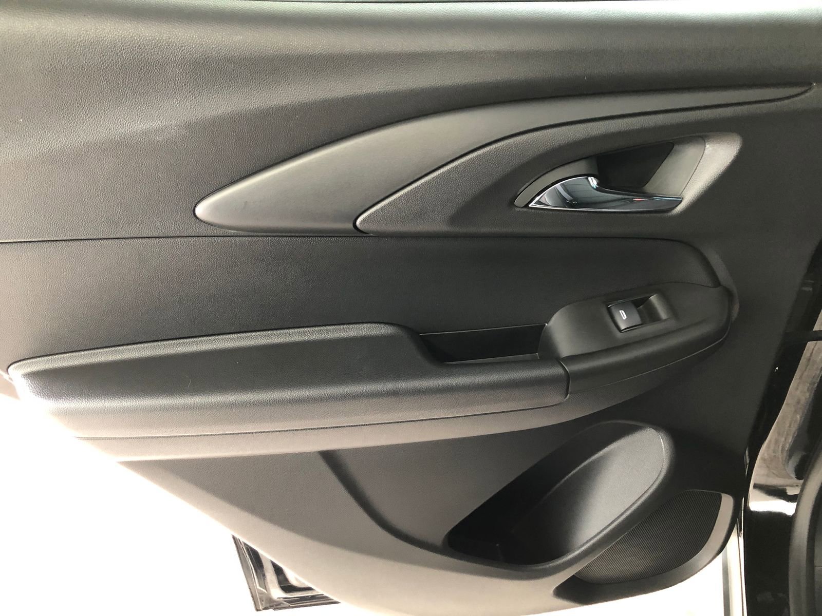 Certified 2025 Chevrolet TrailBlazer RS w/ Convenience Package image 16