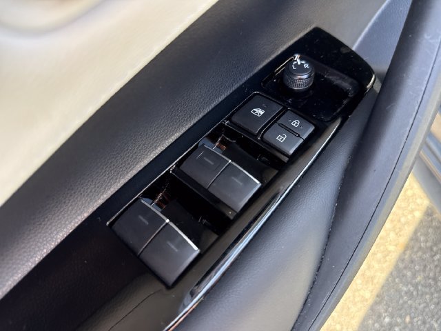 Certified 2025 Toyota Corolla SE FWD image 24