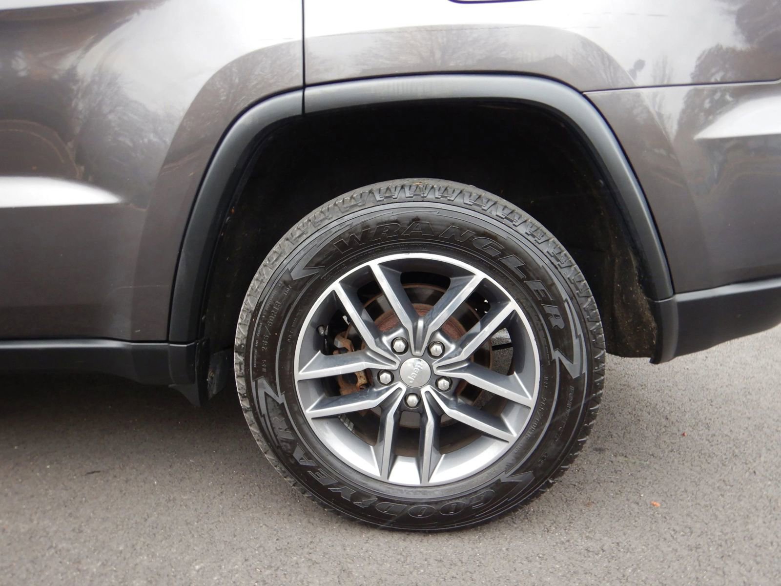 Used 2017 Jeep Grand Cherokee Limited AWD/4WD image 25