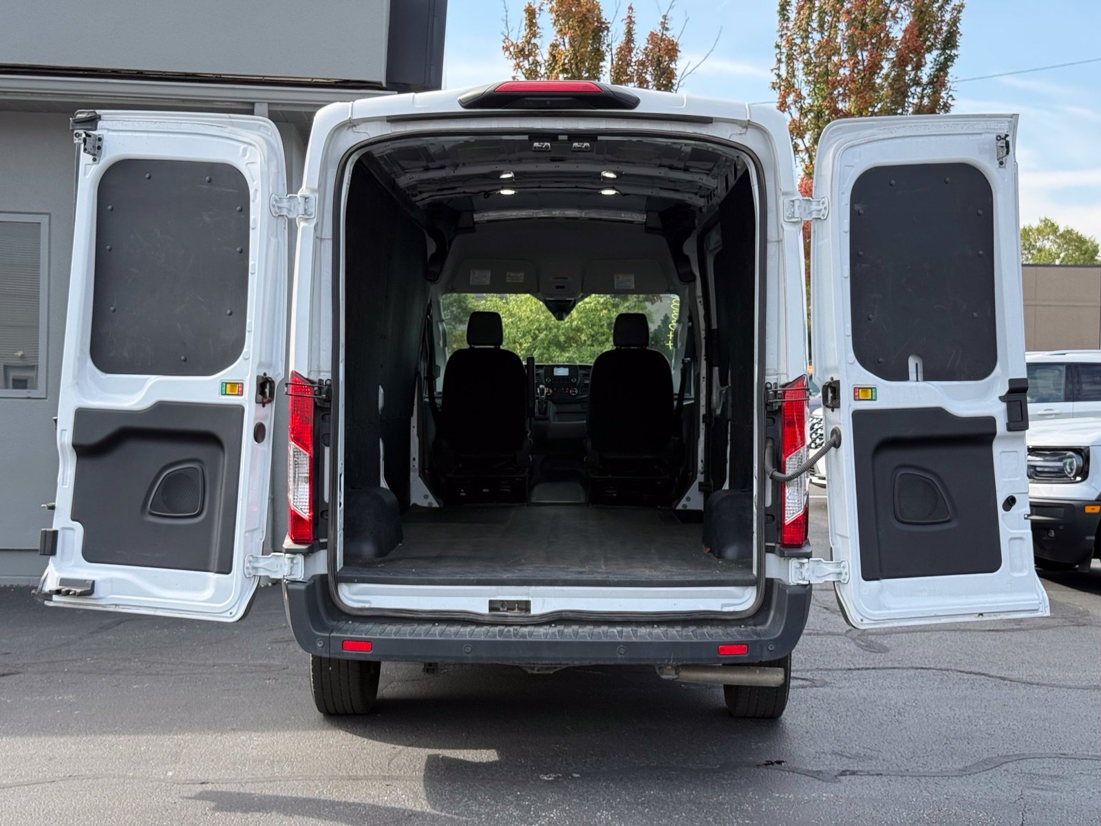 Used 2023 Ford Transit 250 Medium Roof AWD w/ Load Area Protection Package image 31