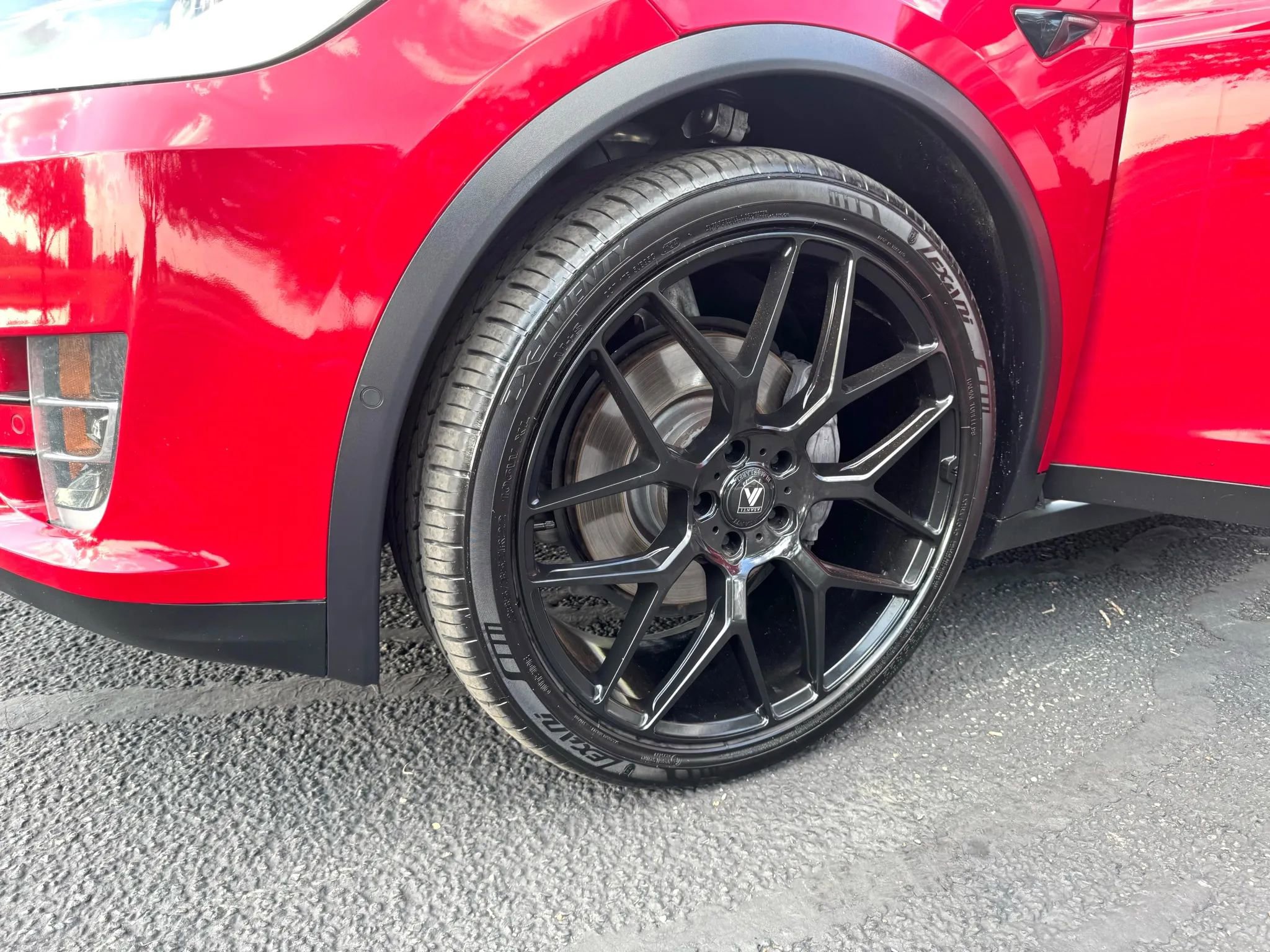 Used 2020 Tesla Model X image 28