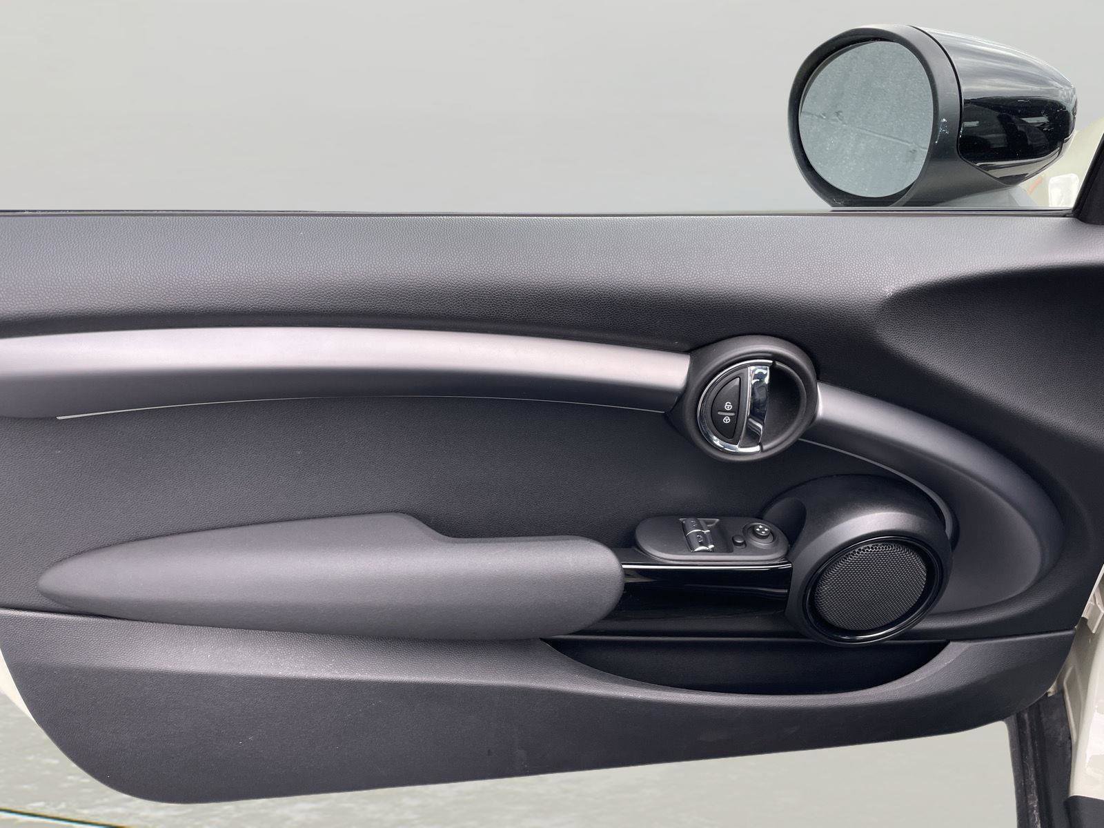 Used 2023 MINI Cooper 2-Door Hardtop FWD image 19