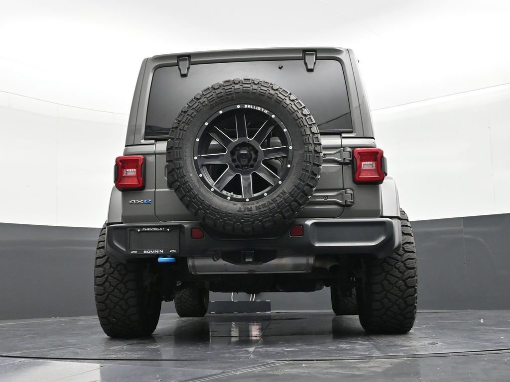 Used 2022 Jeep Wrangler Unlimited Sahara AWD/4WD image 23