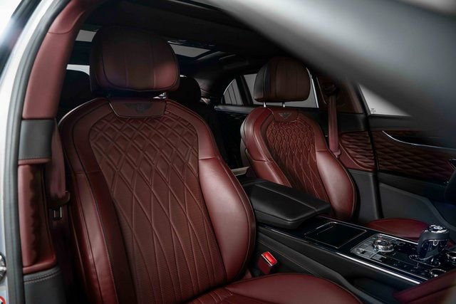 Used 2022 Bentley Flying Spur W12 image 31