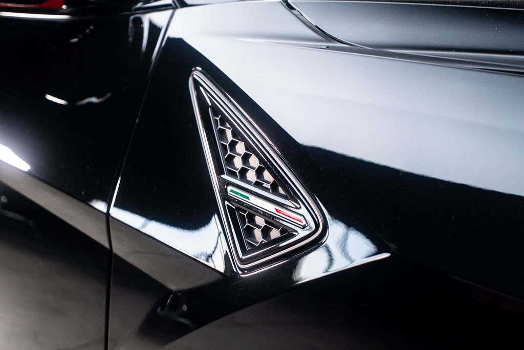 Used 2022 Lamborghini Urus AWD/4WD image 14
