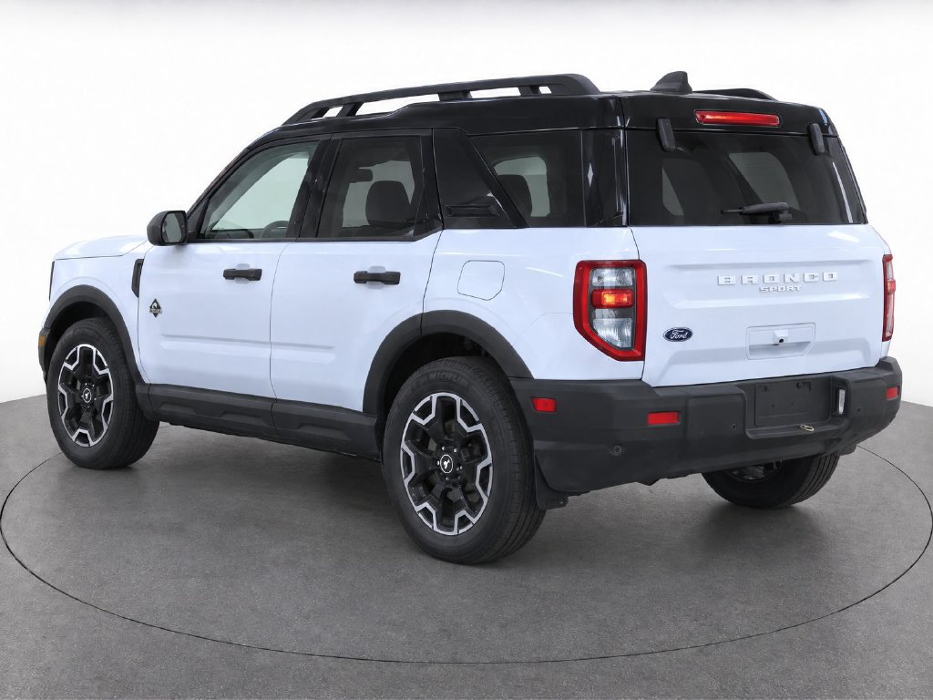 Used 2026 Ford Bronco Sport Outer Banks AWD/4WD image 3