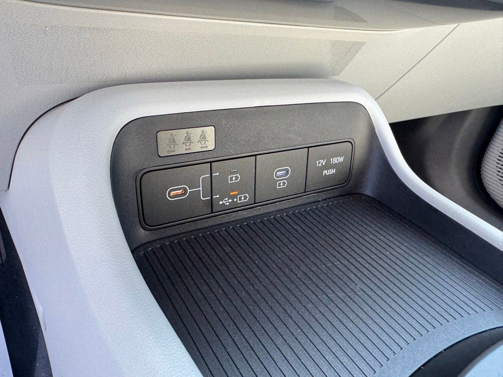 Used 2024 Hyundai Kona SE image 28