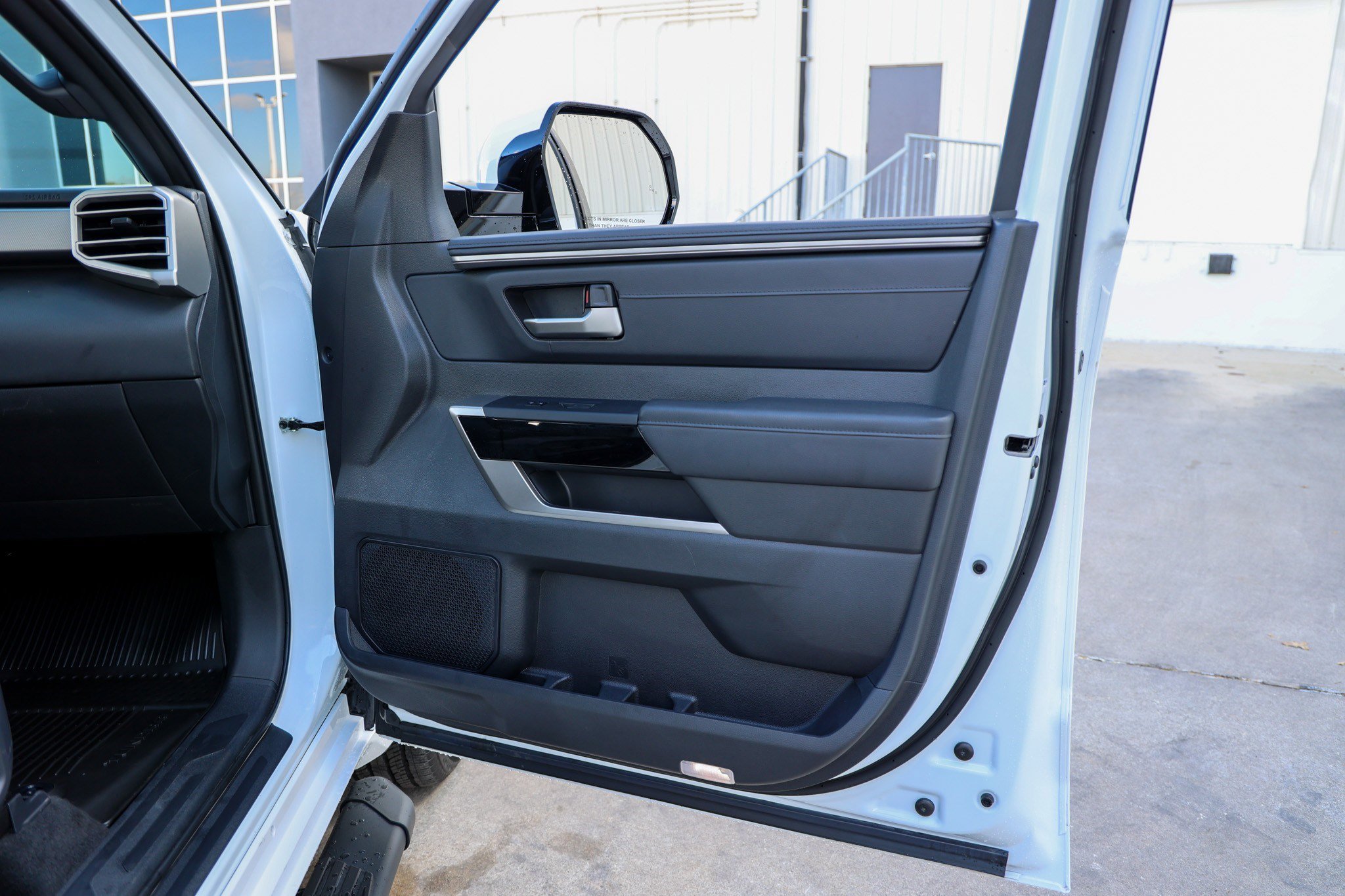 Used 2025 Toyota Tundra Limited image 50