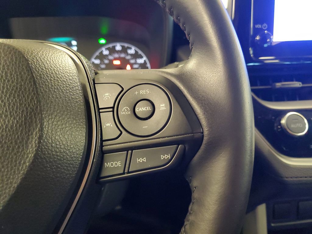 Used 2024 Toyota Corolla Cross SE image 21