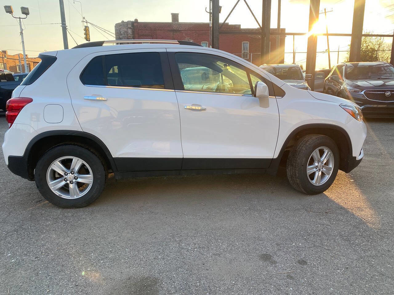 Used 2019 Chevrolet Trax LT w/ LT Convenience Package image 5