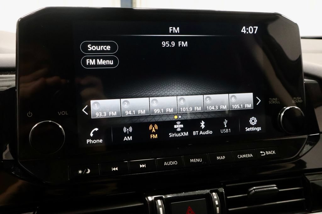 Certified 2025 Nissan Pathfinder SL FWD image 3