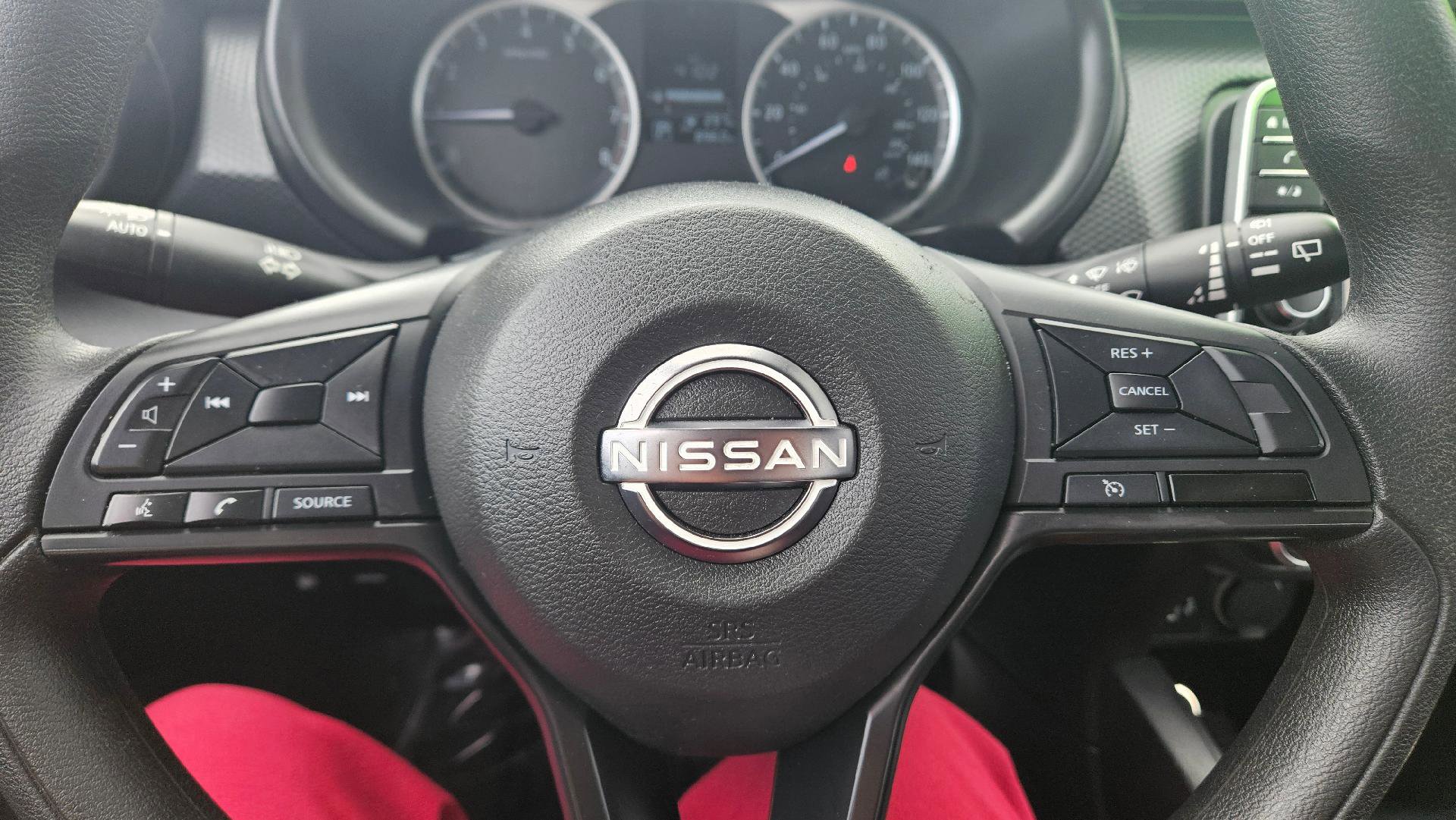 Used 2024 Nissan Kicks S image 11