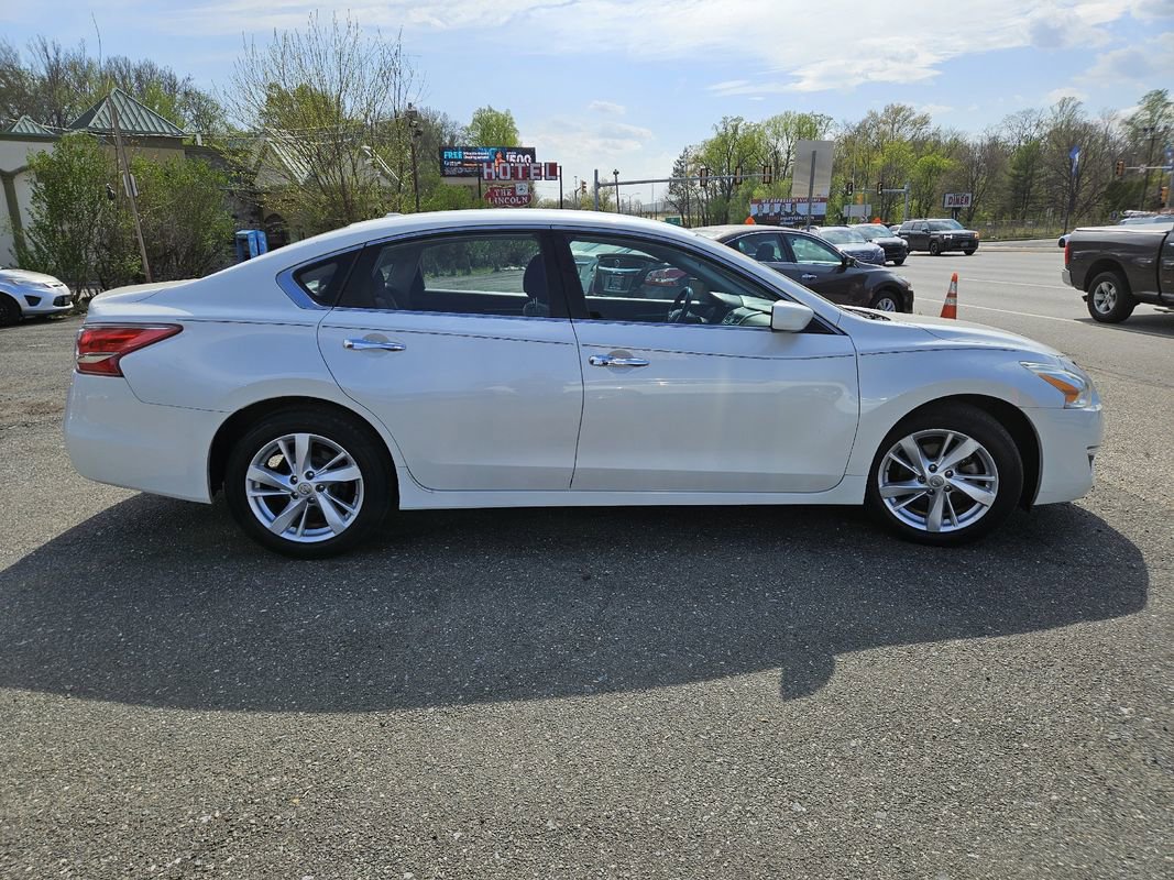 Used 2013 Nissan Altima 2.5 SV FWD image 6
