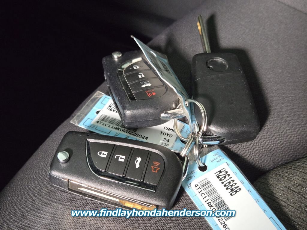 Used 2024 Toyota Camry LE FWD image 31