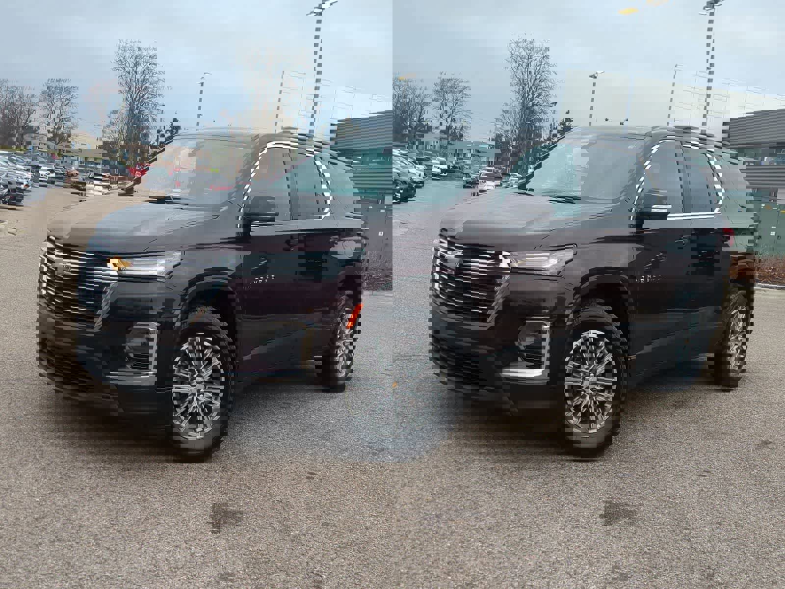 Used 2023 Chevrolet Traverse LT