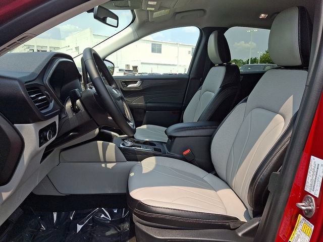 Used 2026 Ford Escape SE w/ PHEV Premium Package FWD image 13