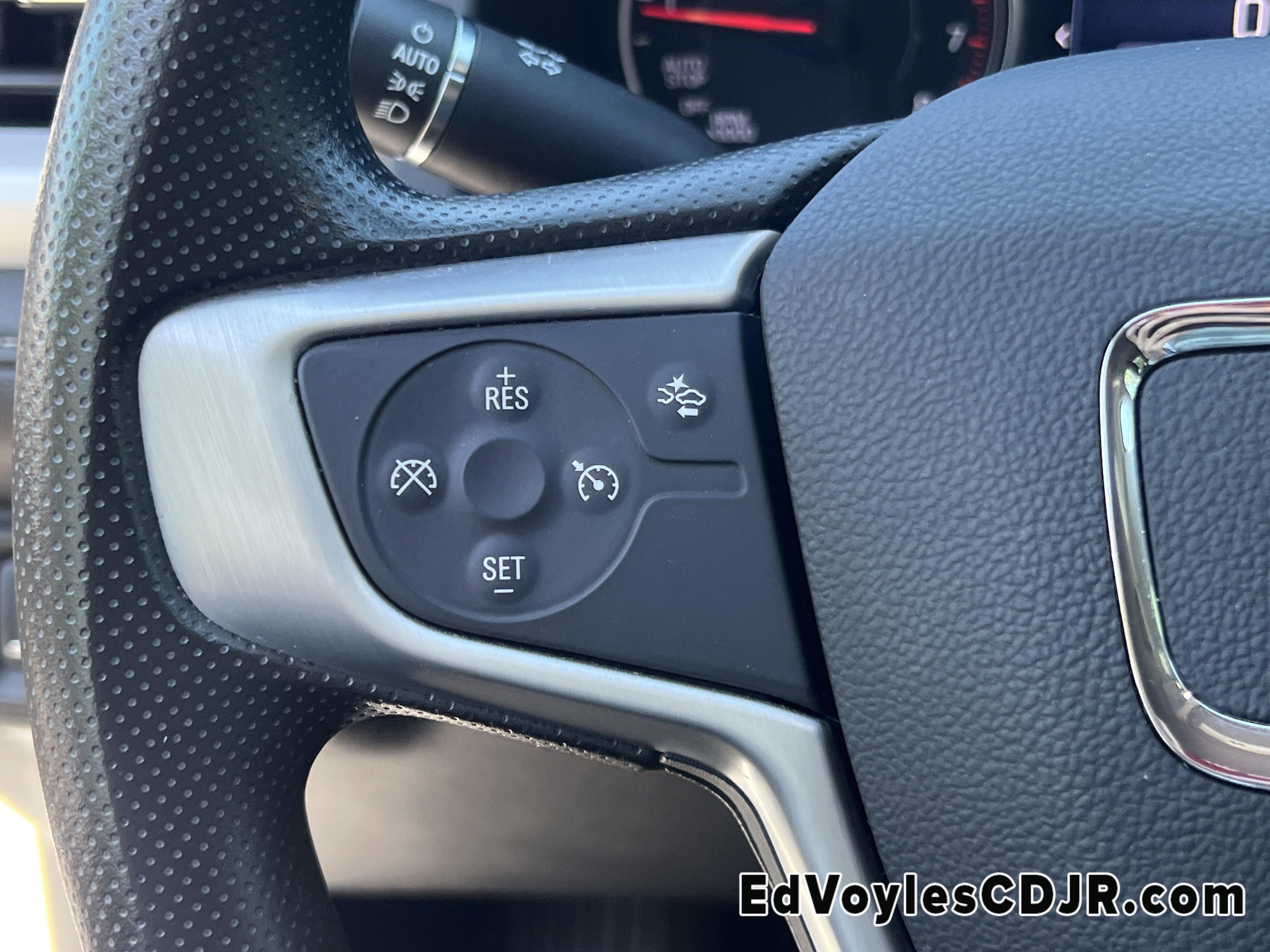 Used 2022 GMC Acadia SLE w/ Driver Convenience Package image 32