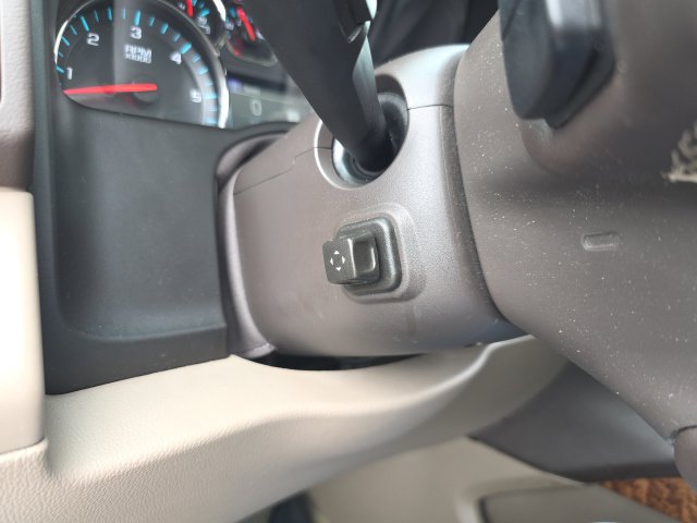 Used 2017 Chevrolet Suburban Premier AWD/4WD image 23