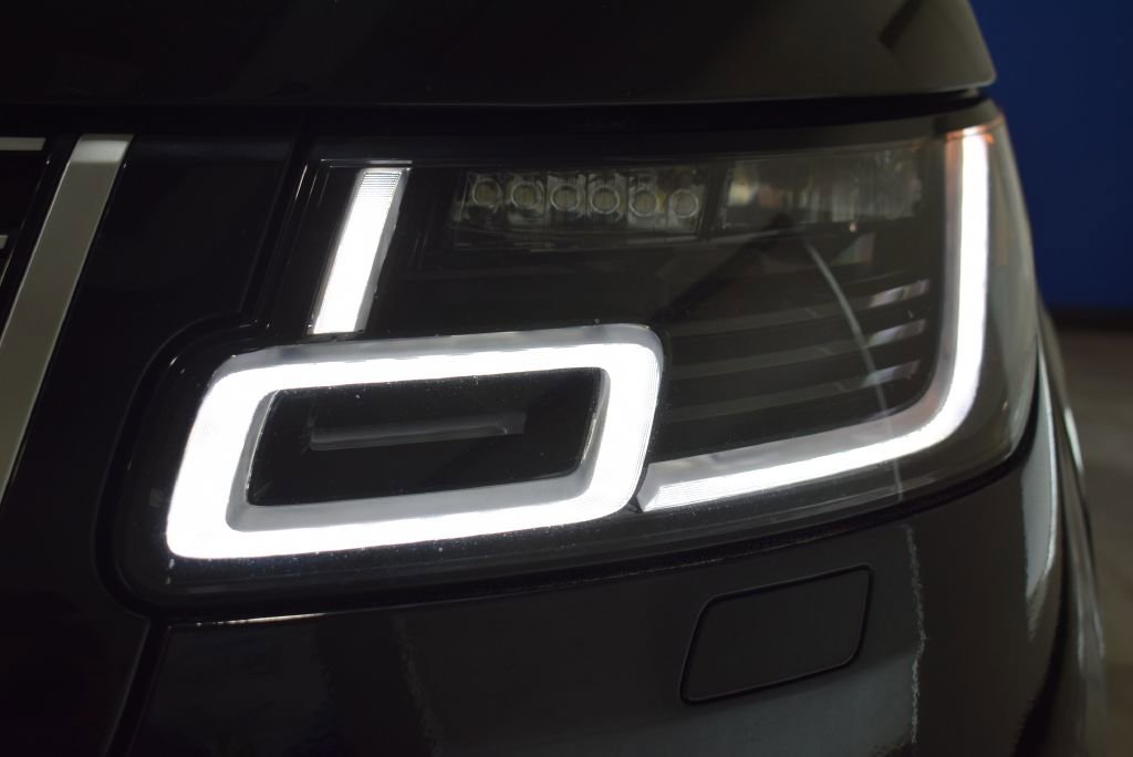 Used 2019 Land Rover Range Rover Long Wheelbase Supercharged image 36