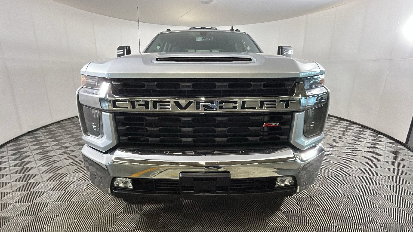 Used 2021 Chevrolet Silverado 2500 LT w/ Convenience Package AWD/4WD image 9