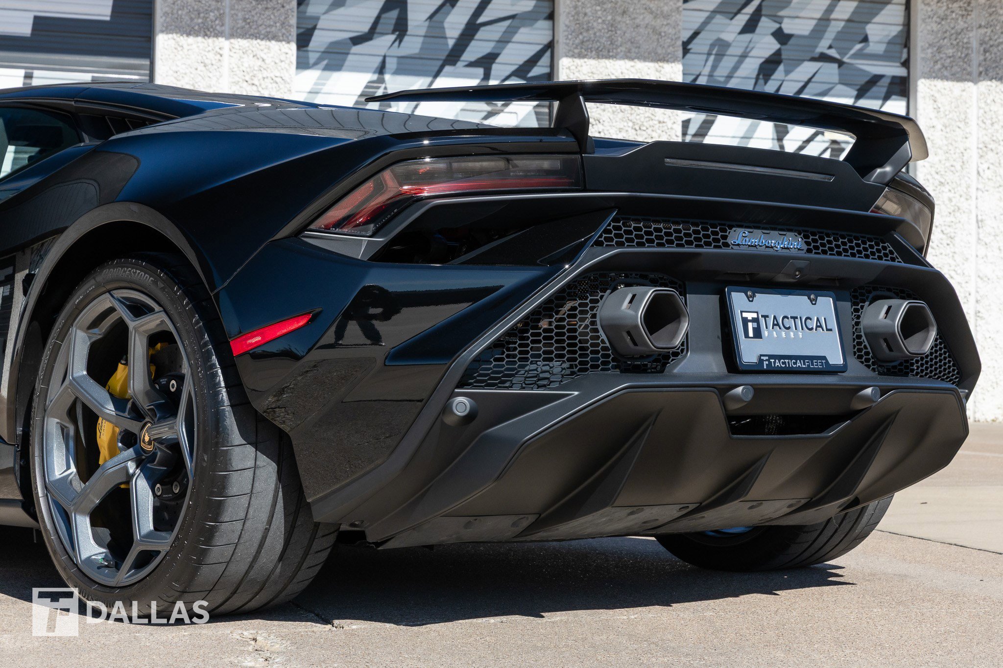 Used 2023 Lamborghini Huracan Tecnica image 12