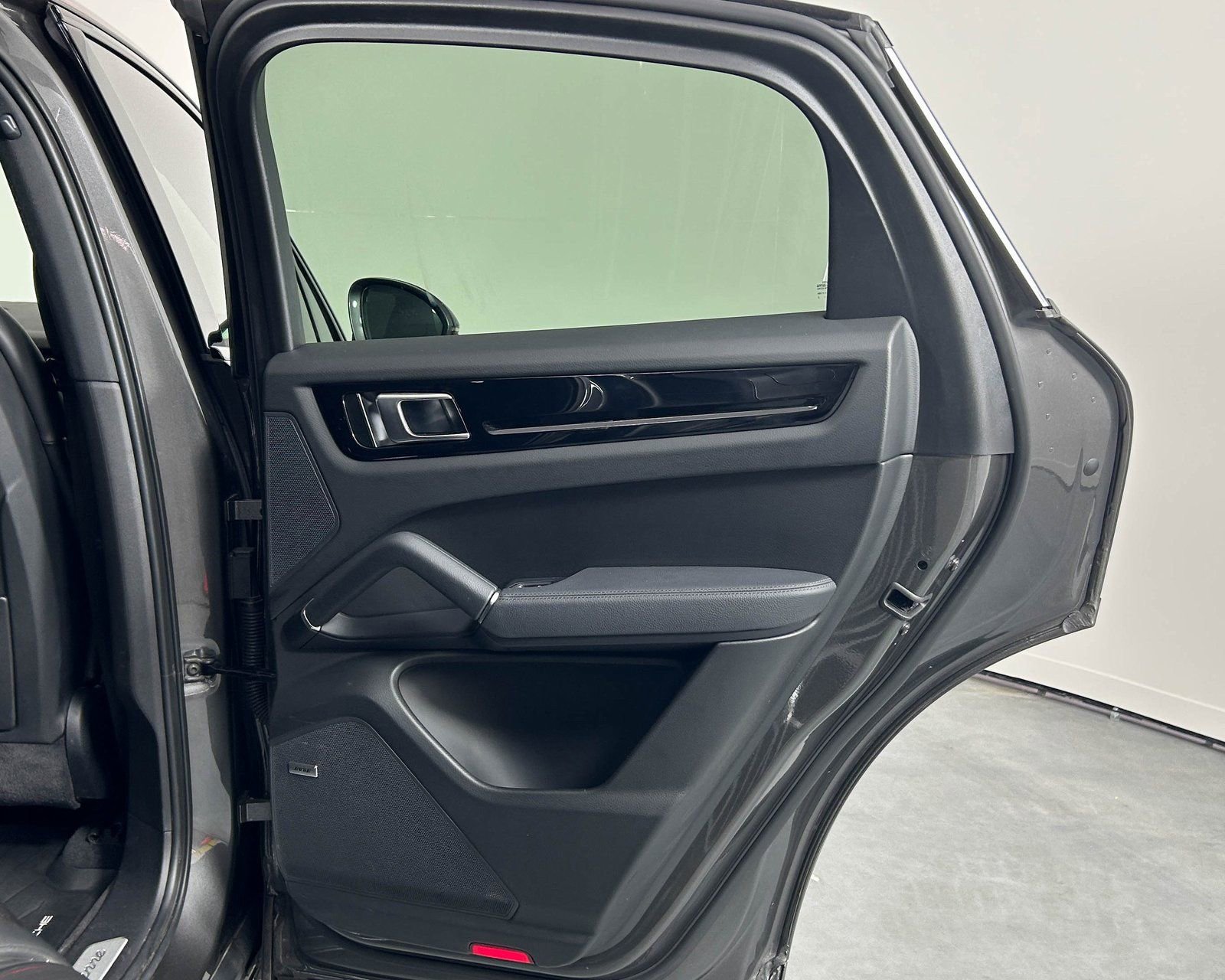 Used 2023 Porsche Cayenne Coupe image 26