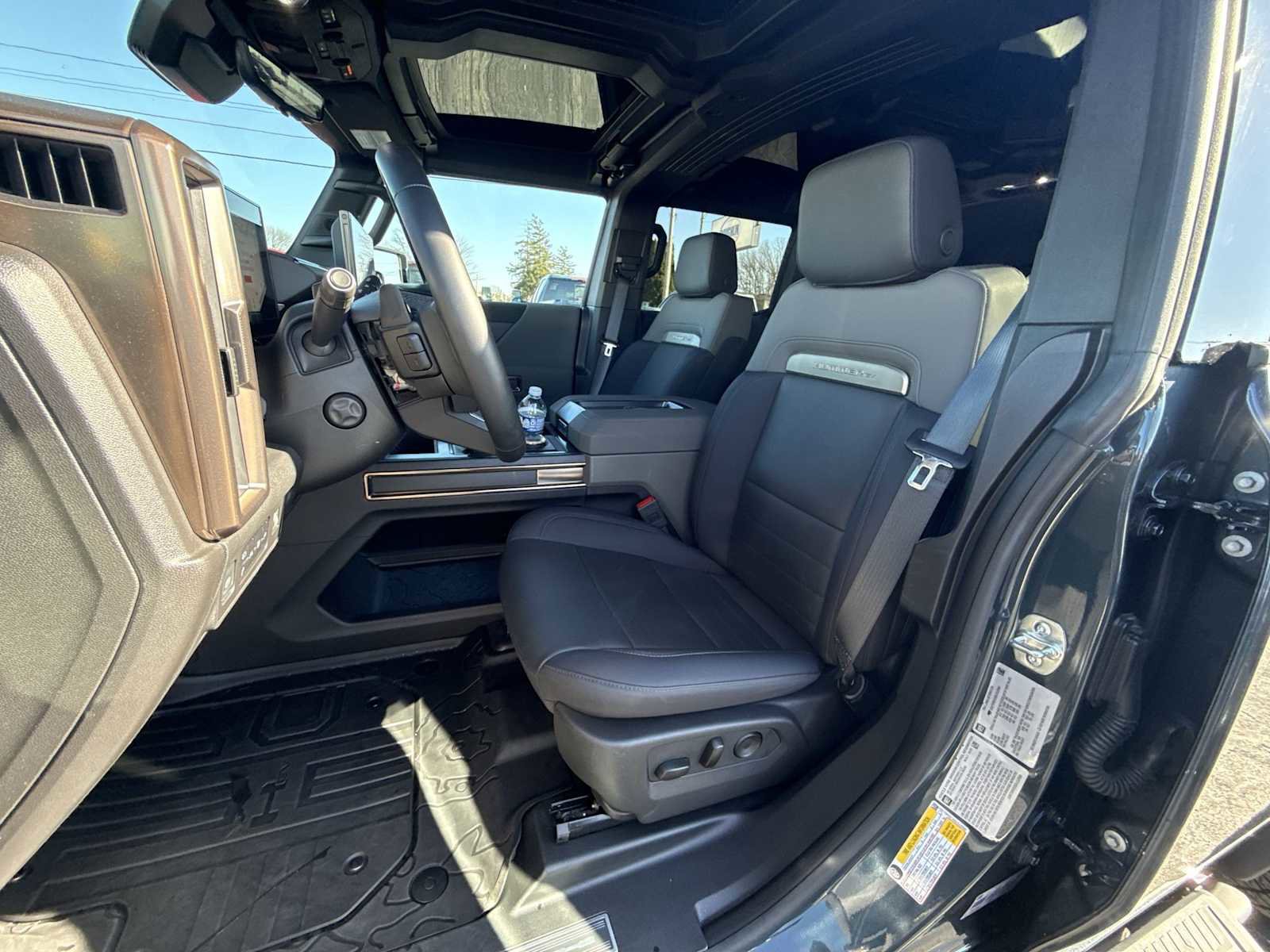 Used 2025 GMC Hummer EV 3X w/ Extreme Off-Road Package AWD/4WD image 13