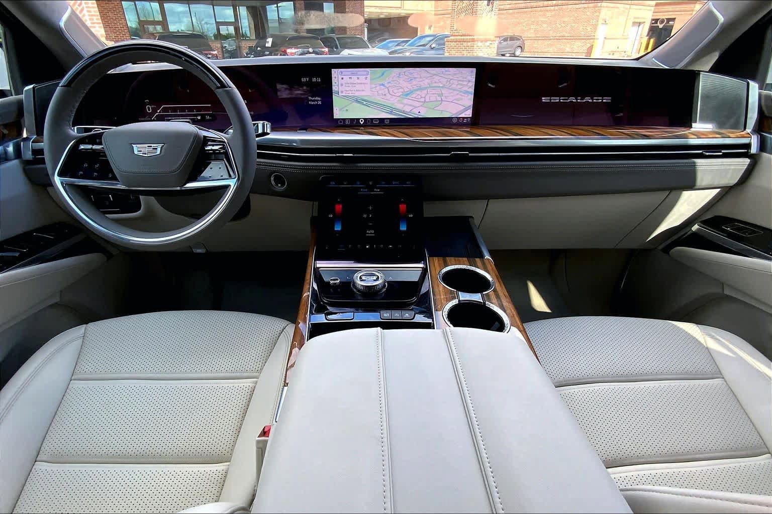 Used 2025 Cadillac Escalade Sport Platinum w/ LPO, ONYX Package AWD/4WD image 16