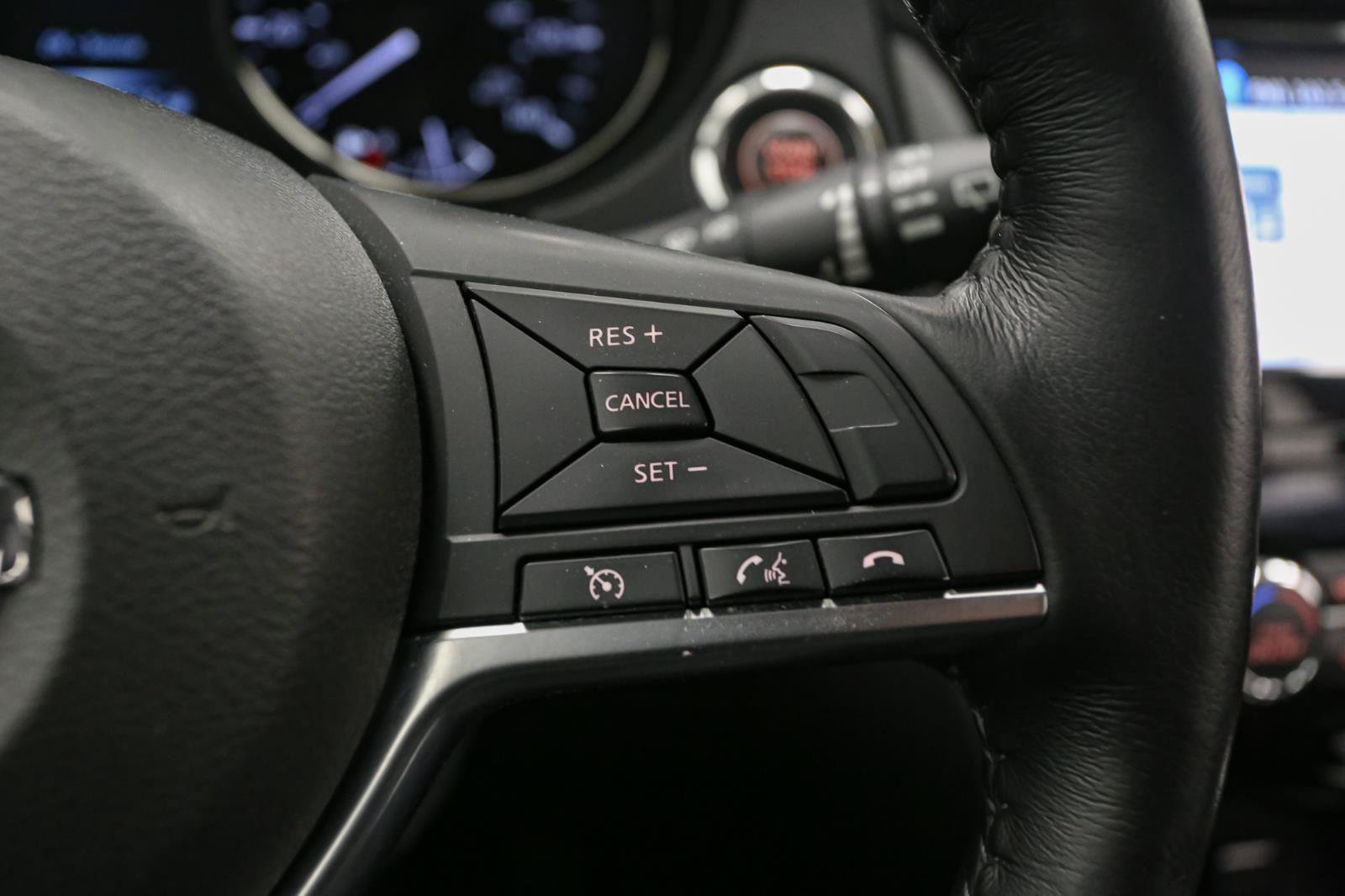 Used 2017 Nissan Rogue SL AWD/4WD image 34