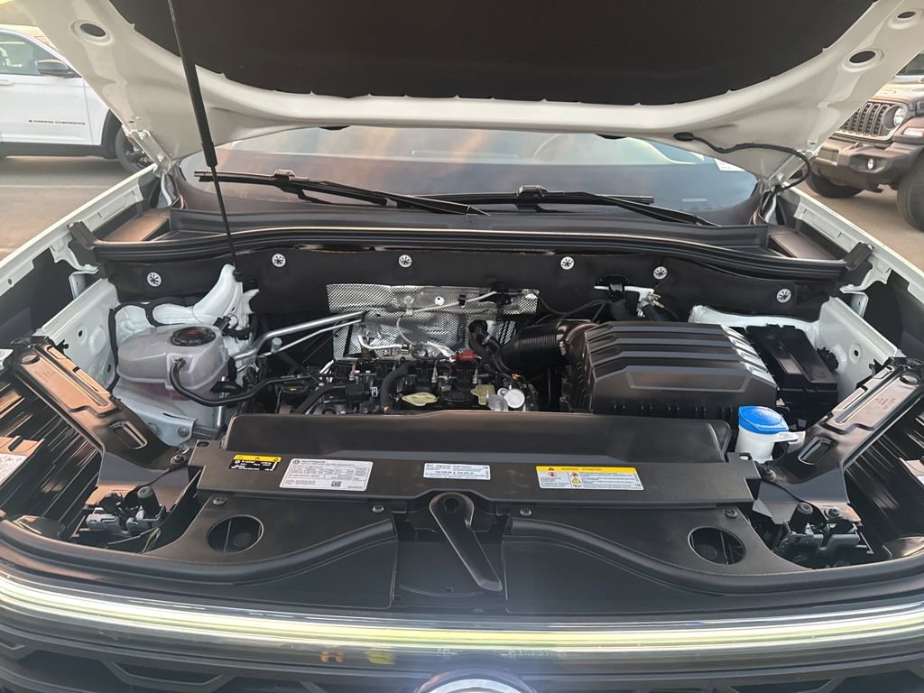 Used 2024 Volkswagen Atlas Cross Sport SE w/ Black Wheel Package image 28