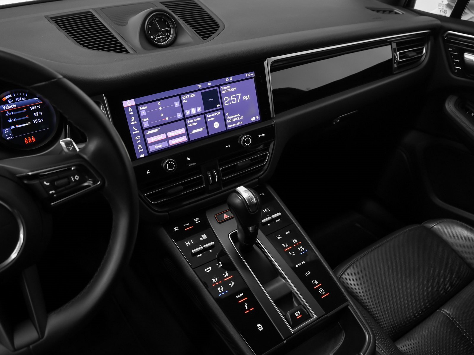 Used 2024 Porsche Macan image 31