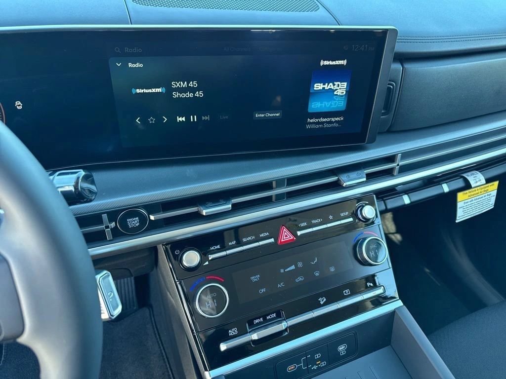 Used 2025 Hyundai Santa Fe SEL FWD image 12