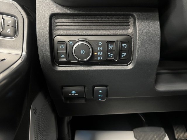 Used 2025 Ford F450 Platinum w/ FX4 Off-Road Package image 35