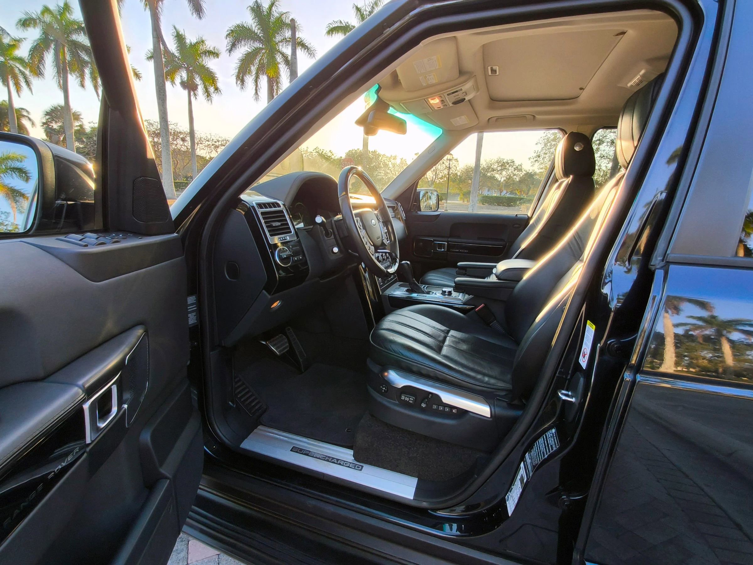 Used 2012 Land Rover Range Rover Supercharged image 20