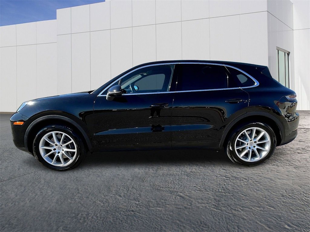 Used 2024 Porsche Cayenne image 2
