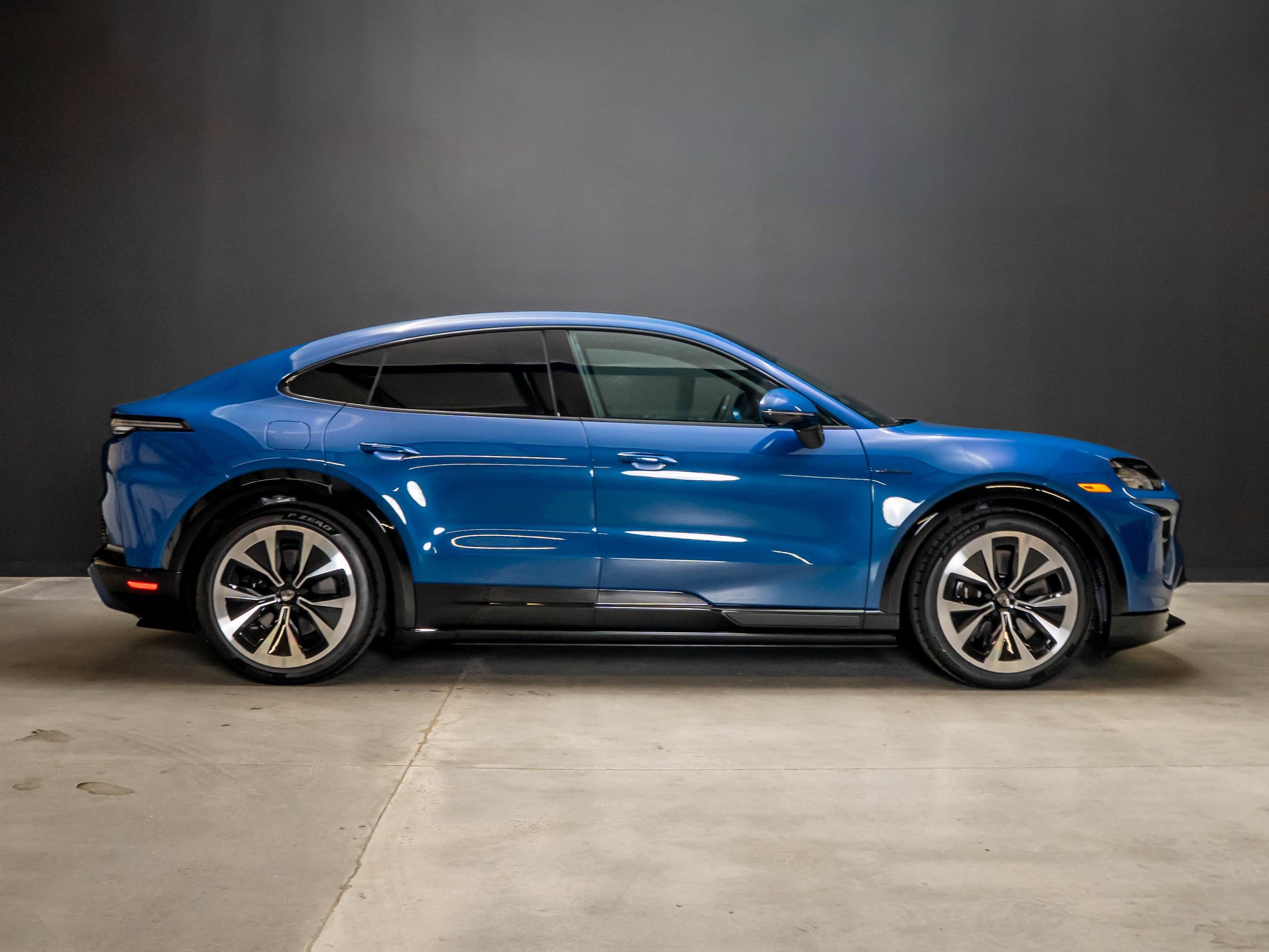 New 2026 Porsche Cayenne Turbo AWD/4WD image 8