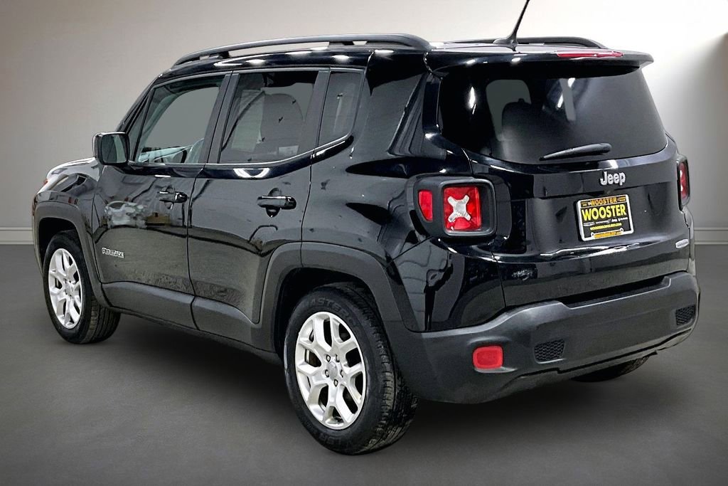 Used 2017 Jeep Renegade Latitude image 4