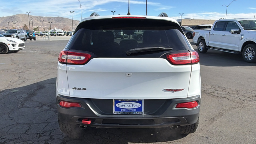 Used 2017 Jeep Cherokee Trailhawk image 4