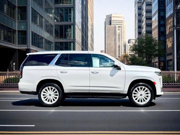 Used 2021 Cadillac Escalade Luxury image 2