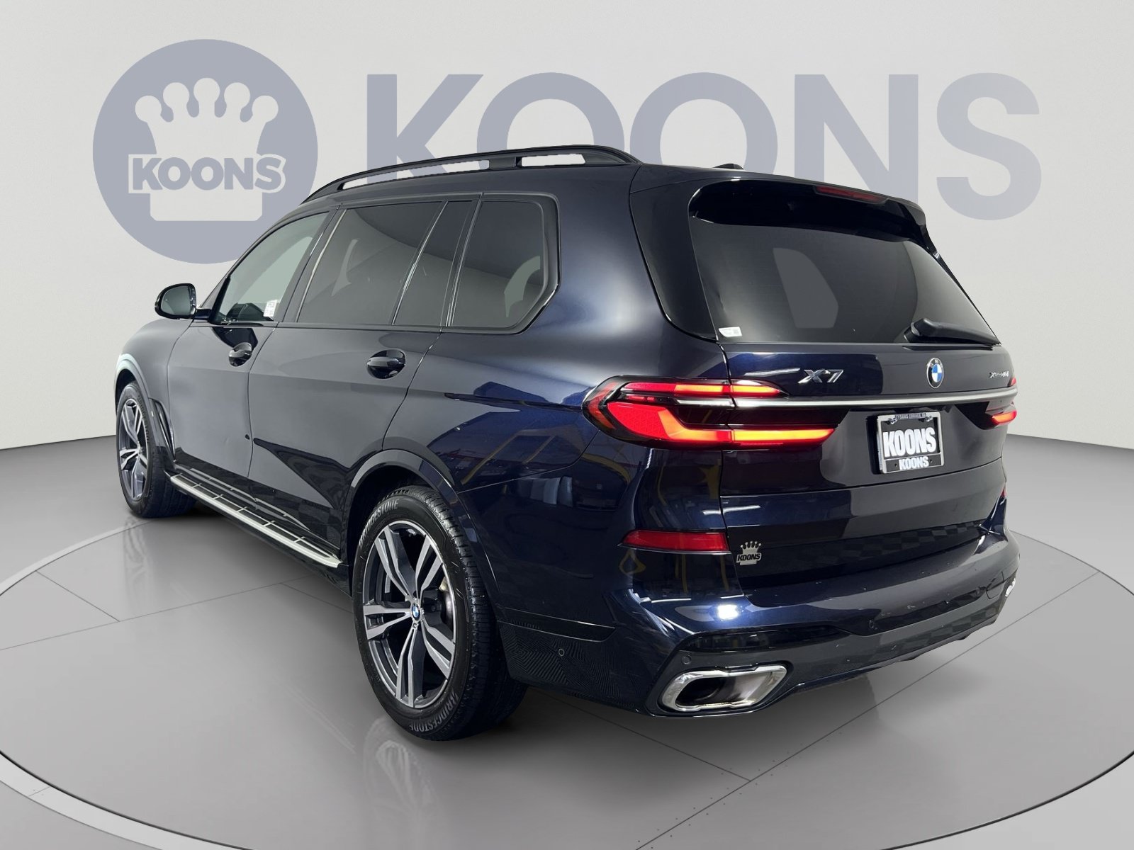 Used 2024 BMW X7 xDrive40i w/ M Sport Package AWD/4WD image 8
