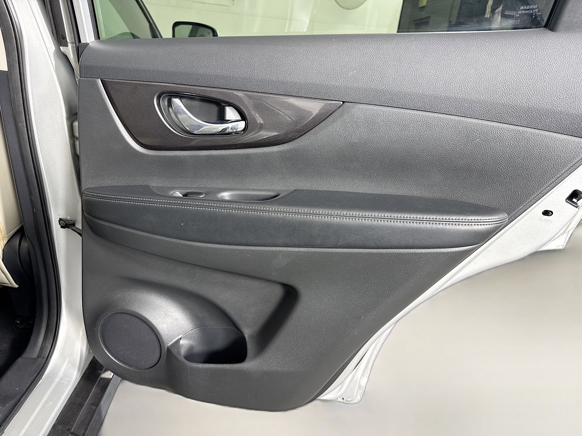 Used 2019 Nissan Rogue SV image 28