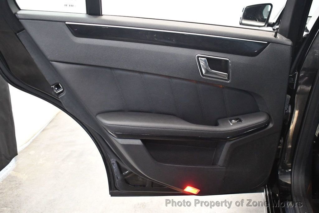 Used 2010 Mercedes-Benz E 550 4MATIC Sedan image 21