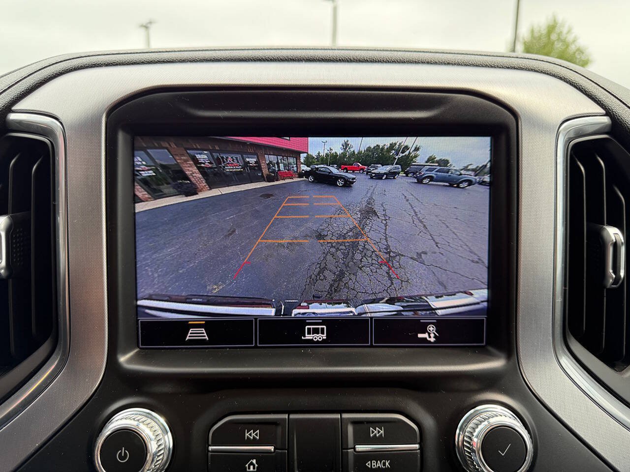Used 2021 GMC Sierra 1500 SLT w/ SLT Premium Package AWD/4WD image 17