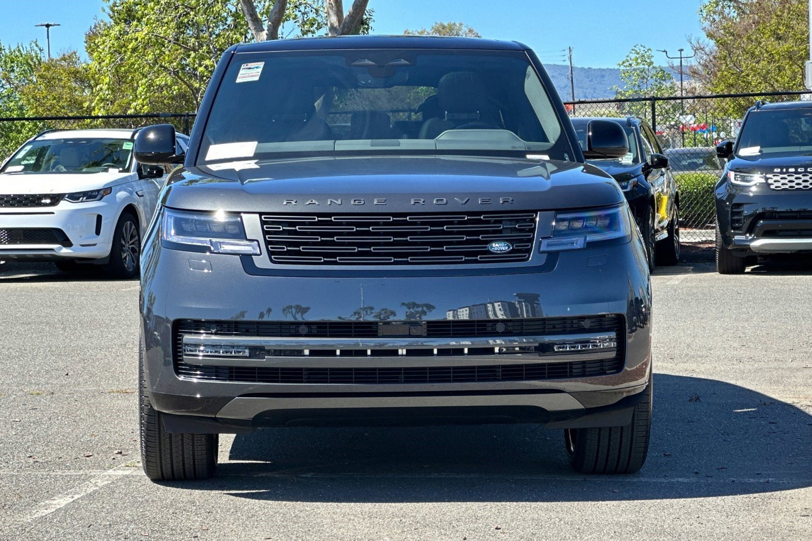 New 2026 Land Rover Range Rover Long Wheelbase SE image 7