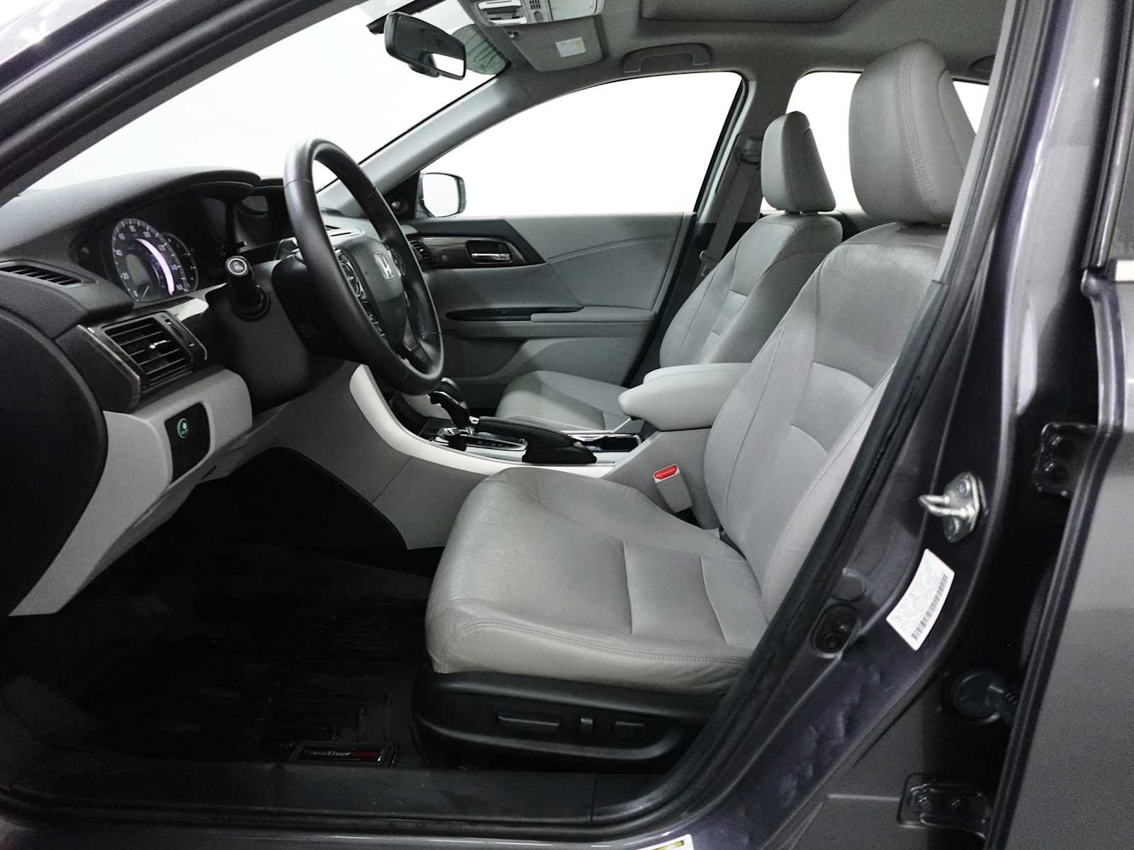 Certified 2017 Honda Accord EX-L image 12