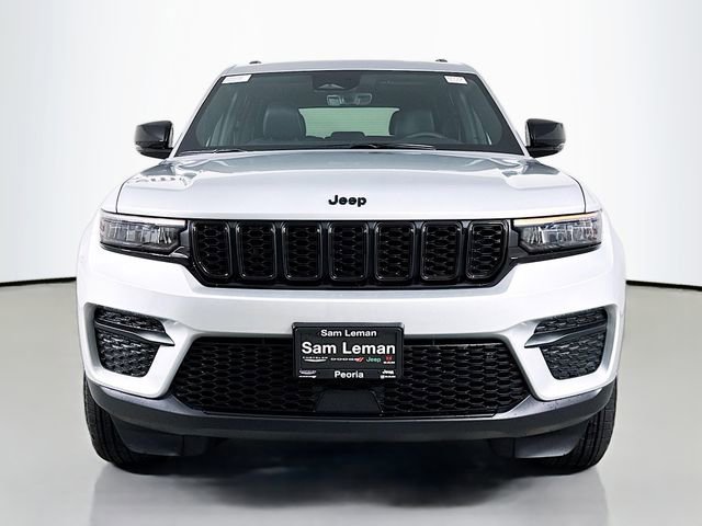 New 2025 Jeep Grand Cherokee Altitude image 2