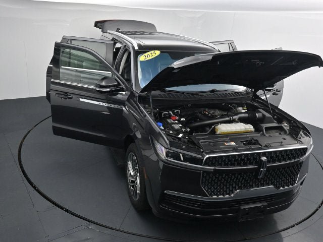 Used 2025 Lincoln Navigator L Reserve AWD/4WD image 41
